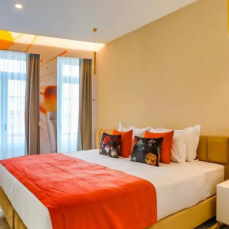 Arts By - De Charme Hotel