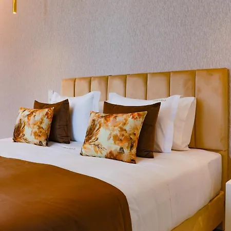 Hotel Arts By - De Charme *