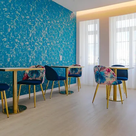 Hotel Arts By - De Charme *