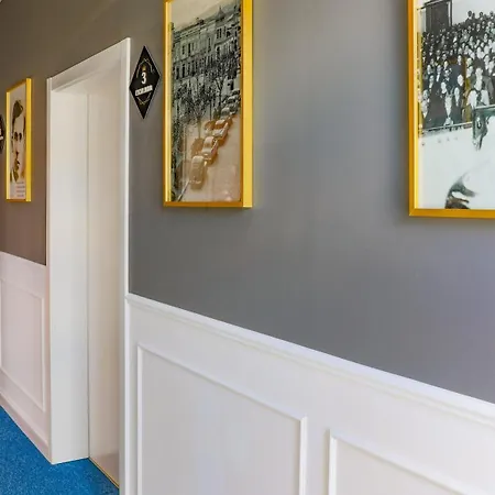 Hotel Arts By - De Charme