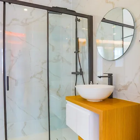 Arts By - De Charme Hotel