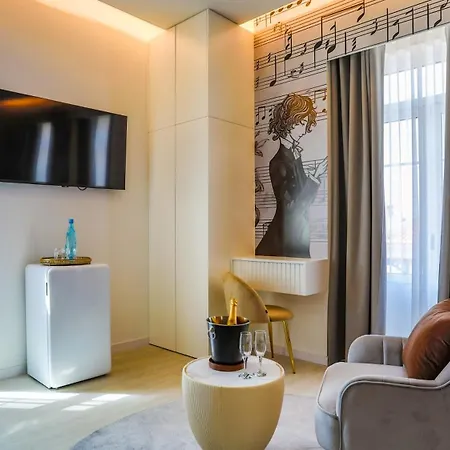 Arts By - De Charme Hotel