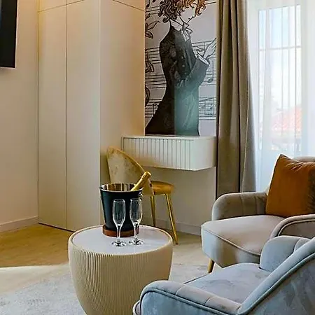 Hotel Arts By - De Charme
