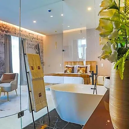 Hotel Arts By - De Charme