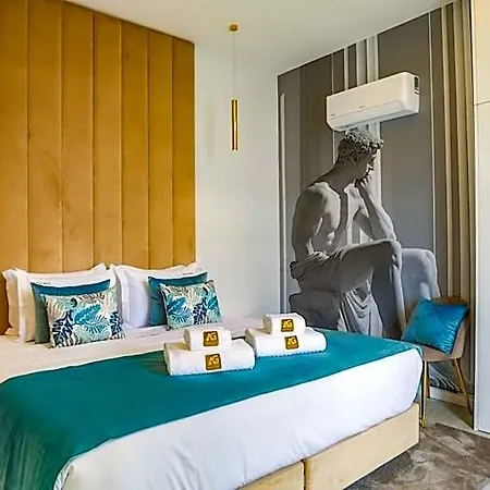 Arts By - De Charme Hotel